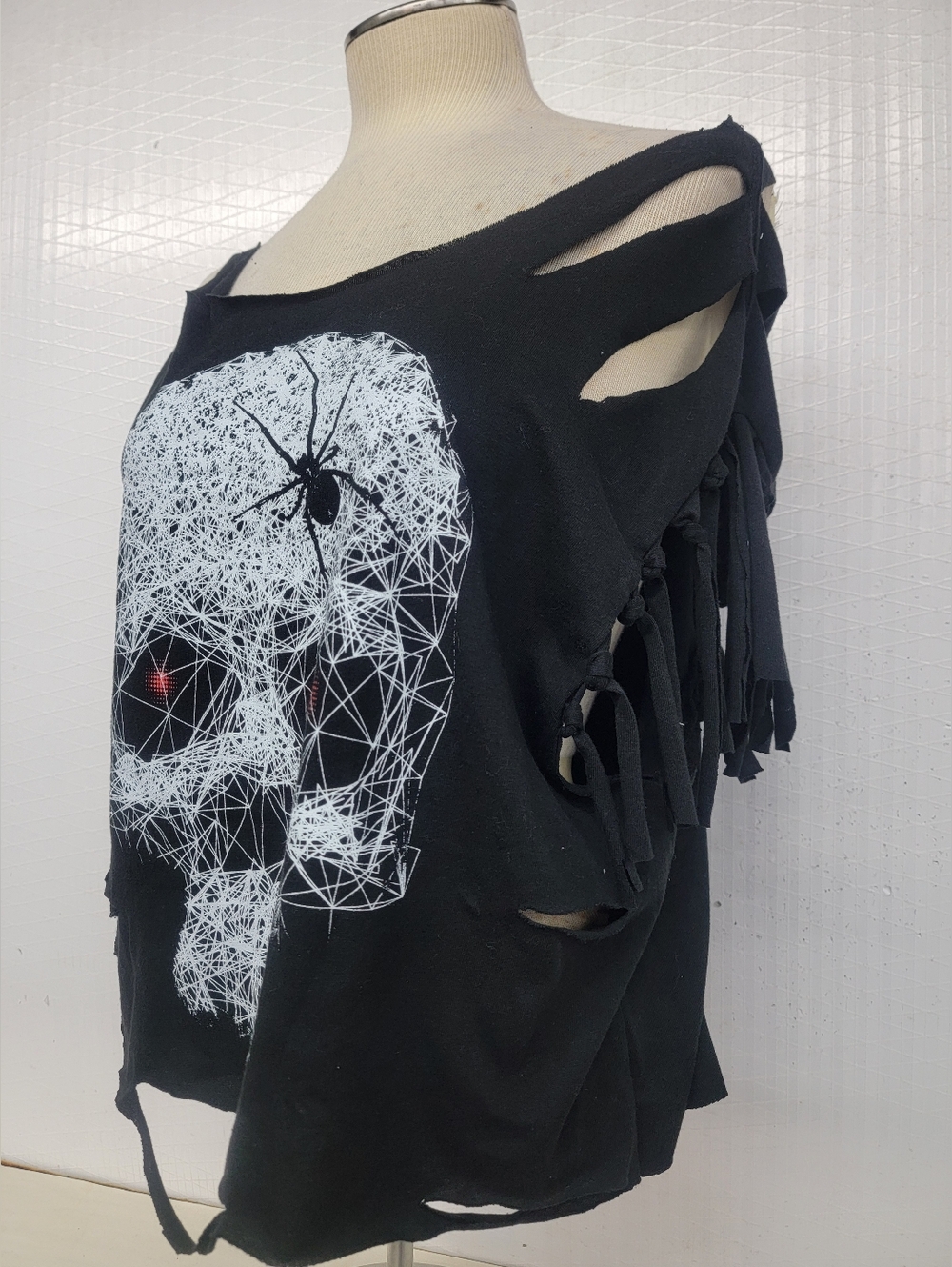 Gothic Skull Fringe Cutout Tee Upcycled - Picture 4 of 7